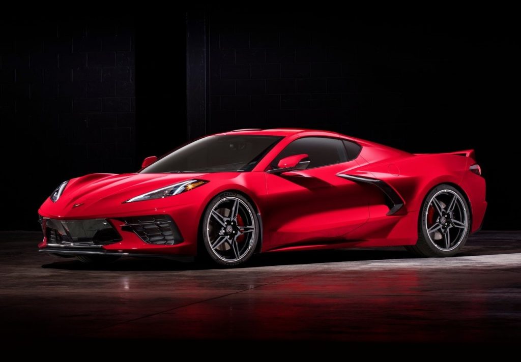 Corvette C8 2021 rojo en presentación oficial